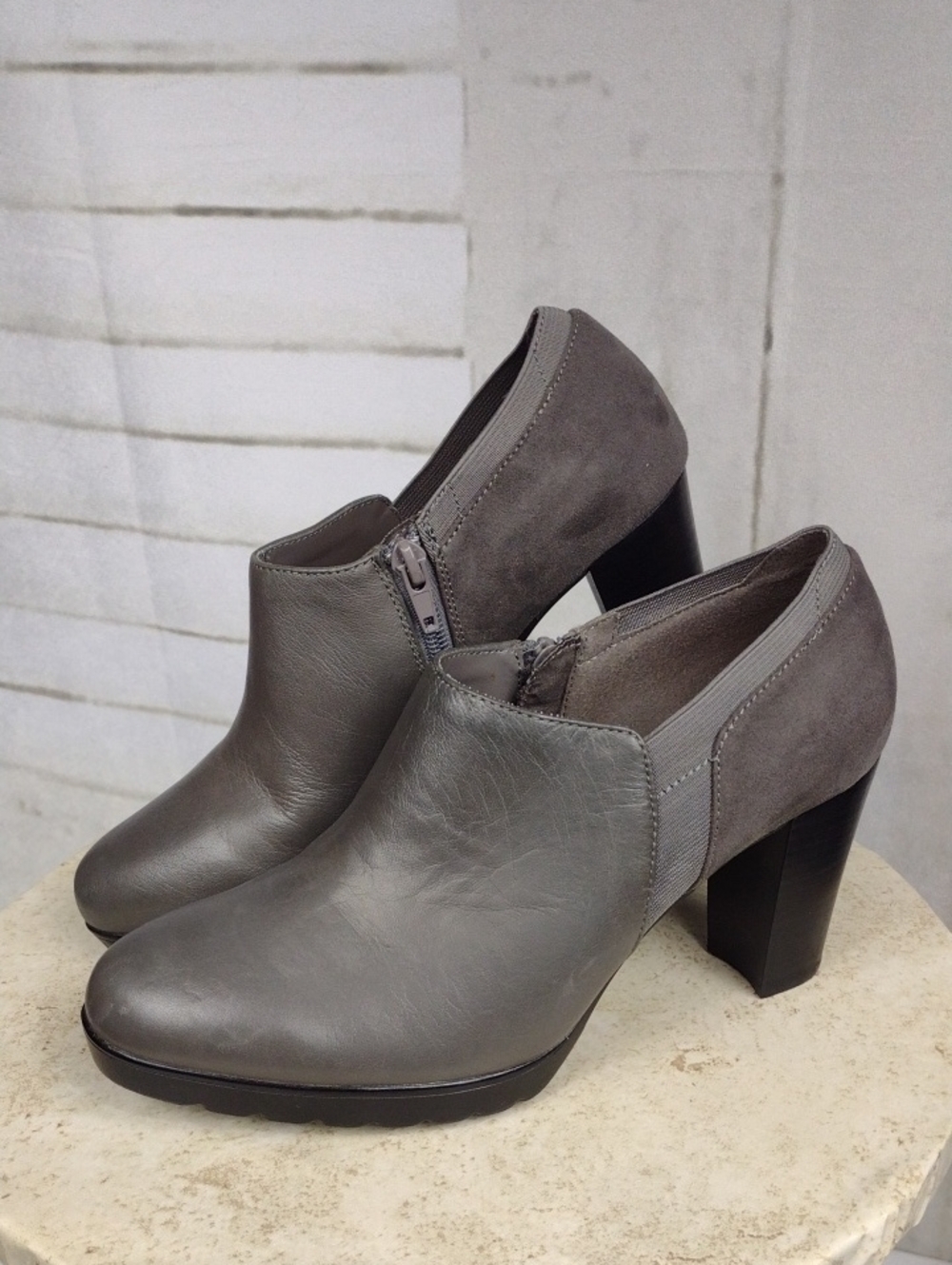 Bella Vita Gray Leather & Suede Block Heel Booties Size 7.5